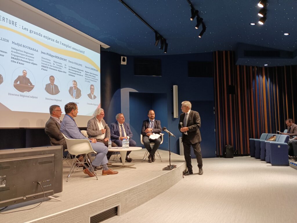 Présentation des grands enjeux de l'emploi associatif, lors de la Journée Régionale de l'Emploi Associatif du 24 mai 2023 Présentation des grands enjeux de l'emploi associatif, lors de la Journée Régionale de l'Emploi Associatif du 24 mai 2023