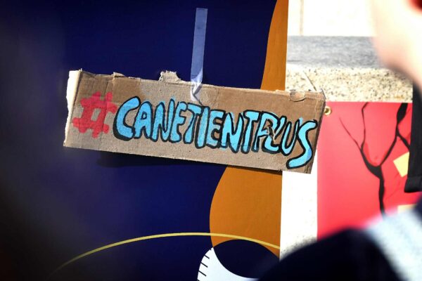 WhatsApp-Image-2025-10-13-a-12.01.40_3bd4e829 photo pancartes de la mobilisation 11 octobre