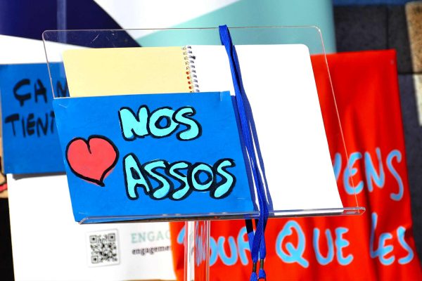 WhatsApp Image 2025-10-13 à 12.01.40_554ad93c photo participant.e.s de la mobilisation 11 octobre